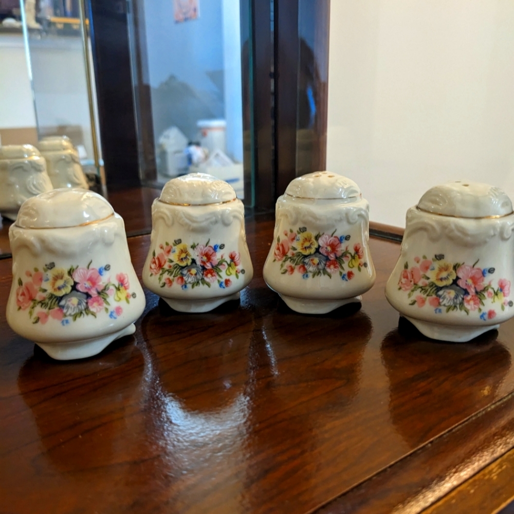 Vintage 1970's Ceramic Floral Salt & Pepper Shakers Set of 4